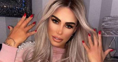 Katie Price bags new three-part documentary series to train how to be a paramedic - www.msn.com