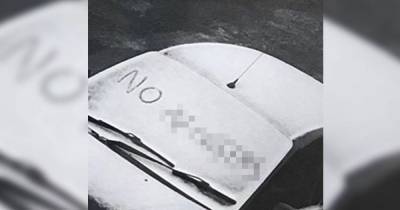 'Is this actually happening in 2021...' shock and anger as racist graffiti written in snow on person's car in Denton - www.manchestereveningnews.co.uk - county Denton