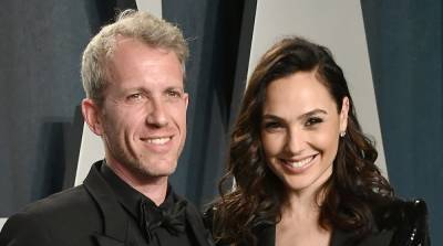 Gal Gadot Is Pregnant, Expecting Third Child with Yaron Varsano! - www.justjared.com