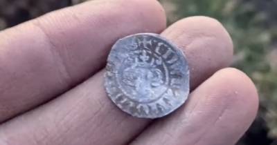 Scot discovers 700-year-old coin from William Wallace era with metal detector - www.dailyrecord.co.uk - Scotland