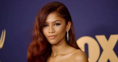 Zendaya’s hot pink top and matching bag combo are all we want for spring - www.msn.com