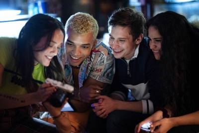 ‘Genera+ion’: HBO’s Teen Teen Dramedy Is A ‘Euphoria’ Cousin With A Lighter Touch [Review] - theplaylist.net - city Sanchez
