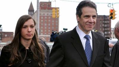 Andrew Cuomo’s Daughter Mariah, 26, Walks With Dad In Show Of Support Amid Calls For Resignation - hollywoodlife.com - New York