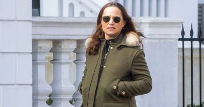 Pippa Middleton Steps Out With Her Baby Bump on Display After Mom Carole Middleton Confirms Pregnancy - www.usmagazine.com - Britain