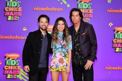‘iCarly’ Cast Hypes Up Fans For Their Revival During 2021 Kids’ Choice Awards Reunion - etcanada.com