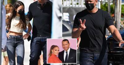 Alex Rodriguez flashes a peace sign after DENYING split from J.Lo - www.msn.com