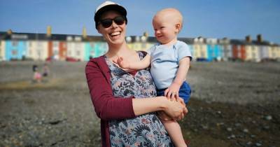 Devastated mum given breast cancer diagnosis while pregnant with second child - www.dailyrecord.co.uk