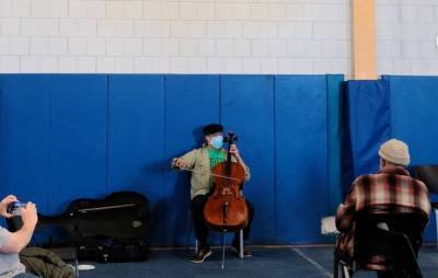 Cellist Yo-Yo Ma plays gig in vaccination centre after receiving COVID-19 jab - www.nme.com - state Massachusets