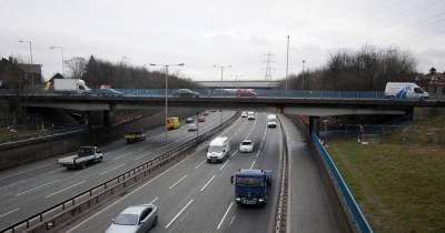 Section of M60 closed as heavy rain causes flooding - www.manchestereveningnews.co.uk
