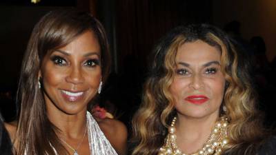 Tina Knowles Supports Holly Robinson Peete After She Claims Sharon Osbourne Once Called Her 'Too Ghetto' - www.etonline.com