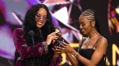 H.E.R Wins Song of the Year, Beats Starry Crowd for Top Honor at Grammys 2021! - www.justjared.com - Los Angeles