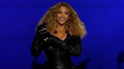 Ladies night: Beyoncé, Swift make history as others win big - abcnews.go.com