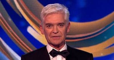 Dancing on Ice's Phillip Schofield corrected after getting pro skaters' names mixed up - www.manchestereveningnews.co.uk