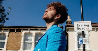 Tom Grennan on path towards first UK Number 1 album with Evering Road - www.officialcharts.com - Britain
