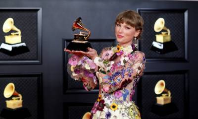 Ryan Reynolds - Taylor Swift - Blake Lively - Joe Alwyn - Taylor Swift surprisingly thanked a few different people during her Grammy acceptance speech - us.hola.com