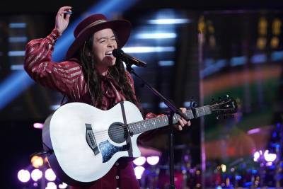 ‘The Voice’: Savanna Woods Has Kelly Clarkson And Nick Jonas Battling It Out After Incredible Cranberries Cover - etcanada.com