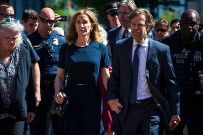 College Admissions Scandal Prosecutor Says Felicity Huffman Was ‘Sincere In Her Regret,’ Lori Loughlin A ‘Tougher’ Case - etcanada.com