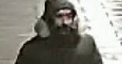CCTV image of man police want to speak to after man kicked in head and left unconscious near Piccadilly Gardens - www.manchestereveningnews.co.uk - Manchester