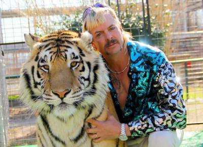 Louis Theroux’s The Cult of Joe Exotic sees him reunite with the Tiger King after a decade - evoke.ie