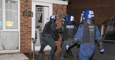 Seven charged with drugs offences after police raid homes across Wigan - www.manchestereveningnews.co.uk