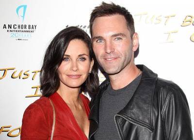 Courteney Cox all loved up in rare candid selfie with partner Johnny McDaid - evoke.ie - Los Angeles