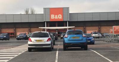 Three people arrested after fight breaks out inside shop on retail park - www.manchestereveningnews.co.uk - Manchester