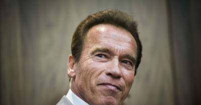 Schwarzenegger responds after being trusted to deal with aliens (for real!) - www.wonderwall.com