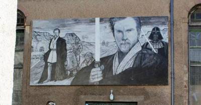 Wan of a kind mural in tribute to local Jedi Ewan McGregor - www.dailyrecord.co.uk