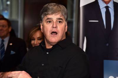 Sean Hannity Caught Vaping Live On Fox News: ‘Uh-Oh’ - etcanada.com