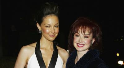Ashley Judd's Mom Naomi Judd Gives Update on Her Condition After Leg-Shattering Accident - www.justjared.com - Congo