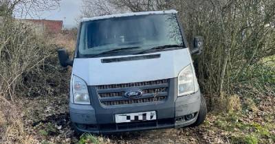Van driver tries to get away from police - but ends up stuck in the mud - www.manchestereveningnews.co.uk