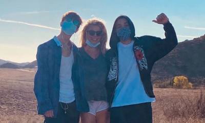 Britney Spears shares rare photo with her sons after reports she sees them ‘less often’ - us.hola.com - USA