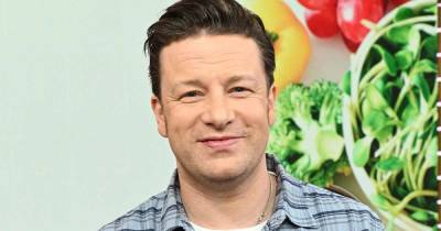 Jamie Oliver divides fans with very unusual pizza topping ingredient - www.msn.com