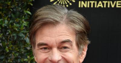 Dr. Oz reportedly saves man's life at airport using CPR, defibrillator - www.wonderwall.com - city Newark