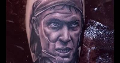 Hollywood star Tom Berenger applauds Scots tattoo artist's amazing Platoon movie art - www.dailyrecord.co.uk - Scotland - Vietnam - county Barnes