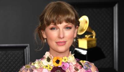 Taylor Swift Had a Wardrobe Malfunction During the 2021 Grammys That You Probably Didn't Notice - www.justjared.com
