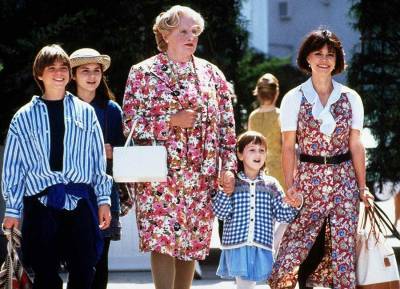 Mrs Doubtfire director admits there’s an R-rated version of the classic - evoke.ie - city Columbus
