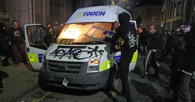 Police suffer suspected broken arms and ribs as violence erupts during ‘Kill the Bill’ protests in Bristol - www.manchestereveningnews.co.uk - Manchester - county Bristol