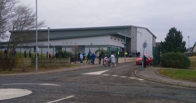 Huge queues form outside Lanarkshire vaccination centre - www.dailyrecord.co.uk