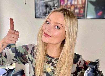 Laura Whitmore’s dog Mick is being ‘a bit clingy’ ahead of her giving birth - evoke.ie