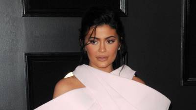 Kylie Jenner Responds to Backlash Over Asking Her Fans to Donate to a Makeup Artist’s Surgery Fund - stylecaster.com