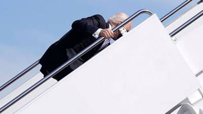 Joe Biden’s Tumble On Air Force One Stairway Explained By Press Secretary Jen Psaki – Watch - hollywoodlife.com