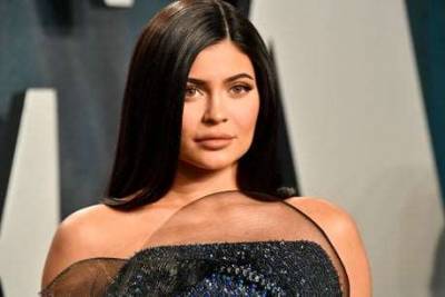 Kylie Jenner defends asking fans to donate to makeup artist’s GoFundMe - www.msn.com