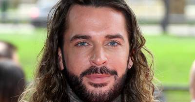 TOWIE's Pete Wicks looks unrecognisable without his famous beard as Sam Thompson shares hilarious video - www.ok.co.uk