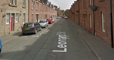 Thug smashes 'weapon' over head of Scots man hospitalised in attack - www.dailyrecord.co.uk - Scotland