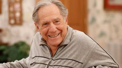 George Segal, Oscar-Nominated Actor and 'Goldbergs' Star, Dead at 87 - www.etonline.com