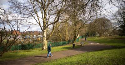 Man exposes himself to woman in Manchester park - www.manchestereveningnews.co.uk - Manchester