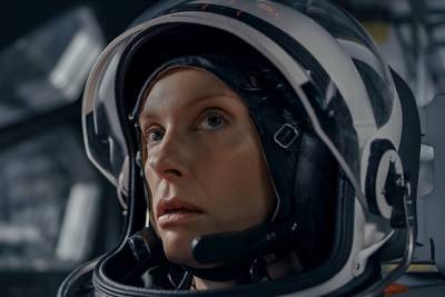 Toni Collette Leads a Risky Mission to Mars in ‘Stowaway’ Trailer (Video) - thewrap.com
