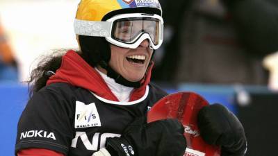 Julie Pomagalski, Former Olympic Snowboarder, Dies in Avalanche at 40 - www.etonline.com - France - Switzerland