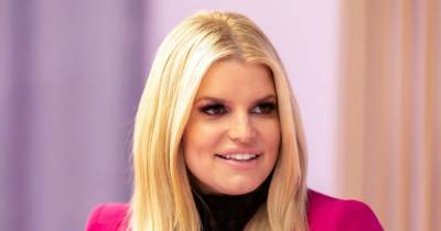 Jessica Simpson Reflects on ‘Bizarre’ Relationship With Her Divorced Parents: ‘I Didn’t Really Know What to Do With It’ - www.usmagazine.com